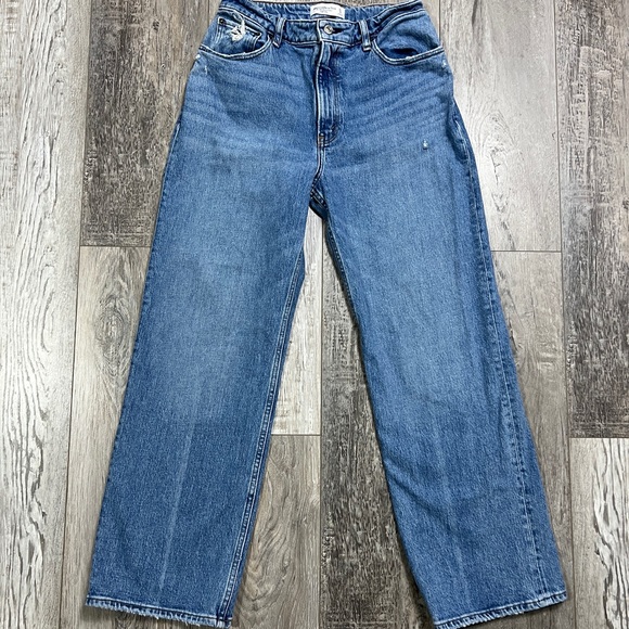 ABERCROMBIE & FITCH High Rise 90s Relaxed Jean 28/6s - Picture 2 of 10